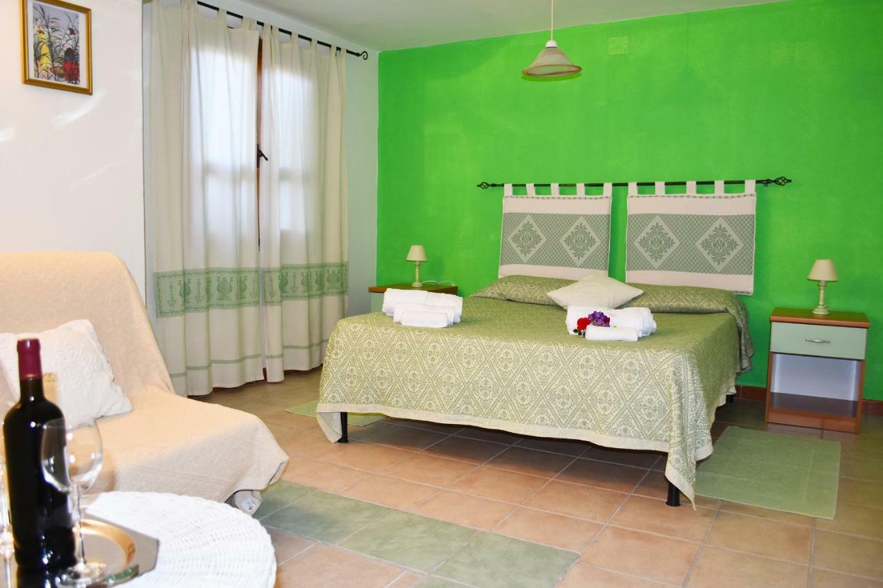 Casa Vacanza Porto Frailis Gia Porto Frailis B&B Àrbatax Εξωτερικό φωτογραφία