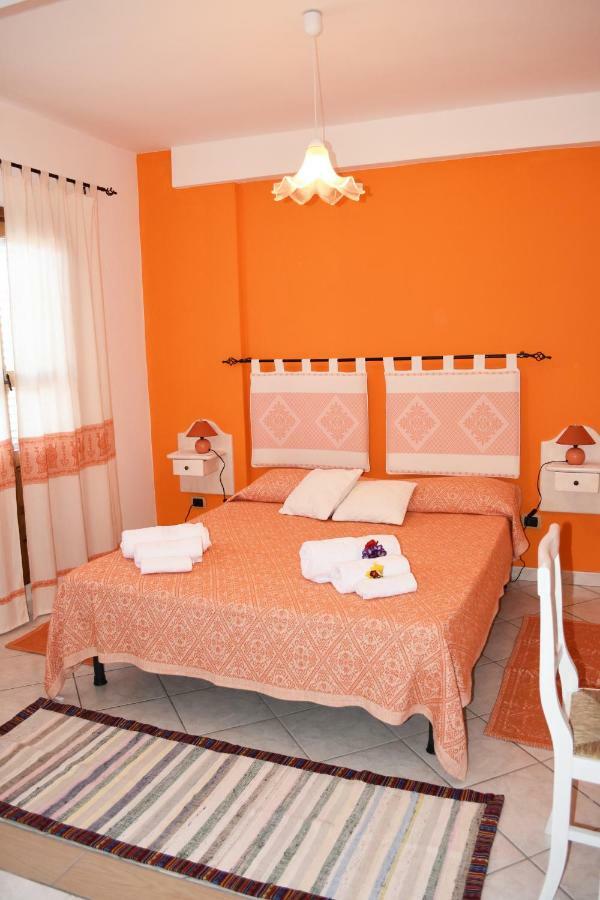 Casa Vacanza Porto Frailis Gia Porto Frailis B&B Àrbatax Εξωτερικό φωτογραφία